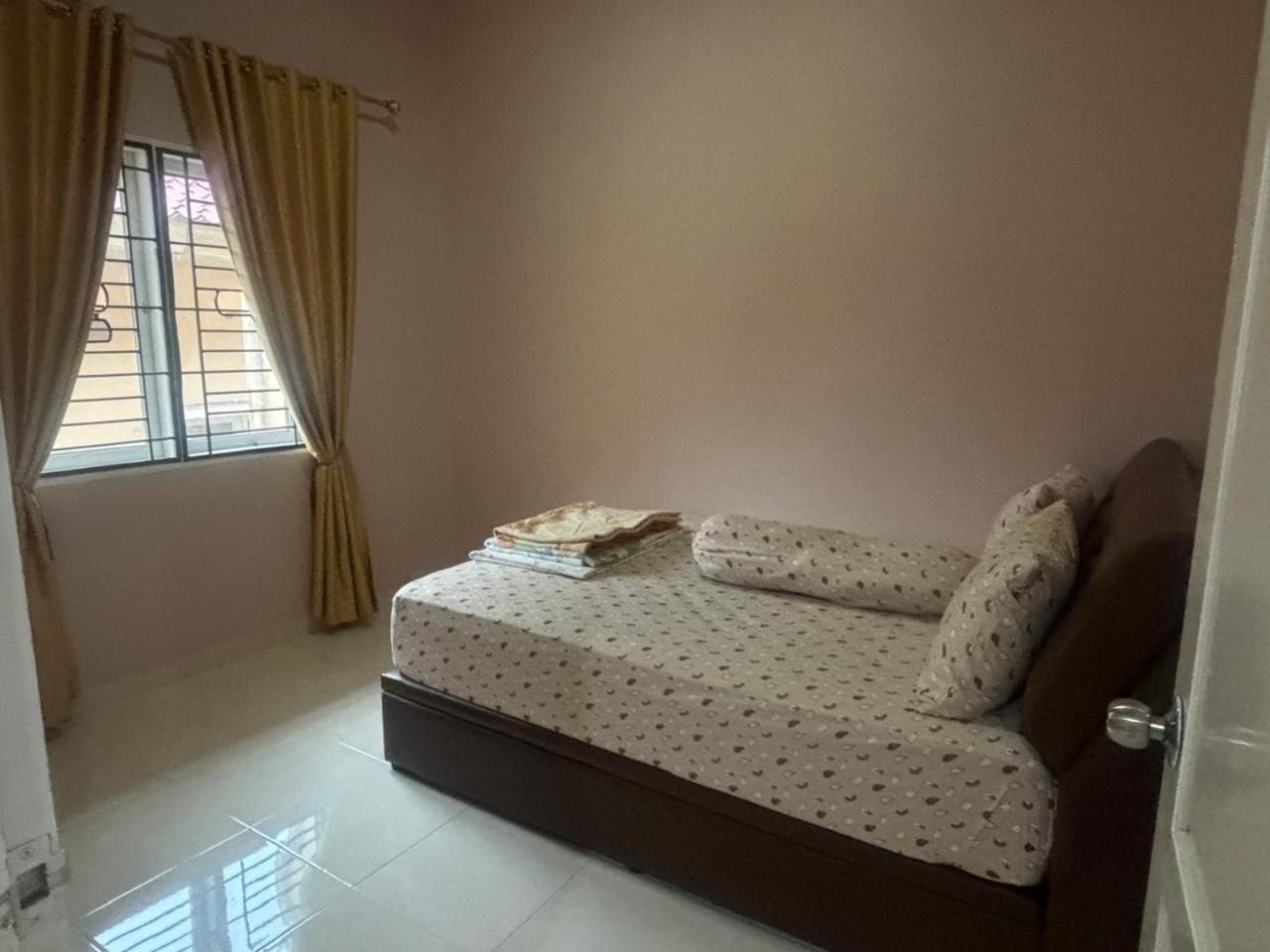 Villa Brastagi Resort Jalan Mimpin Tua Blok C No. 41 Berastagi Exterior foto